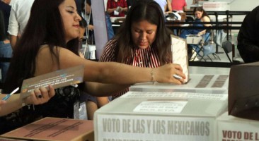 Migrantes fortalecen democracia con la 2da Semana de Educación Cívica